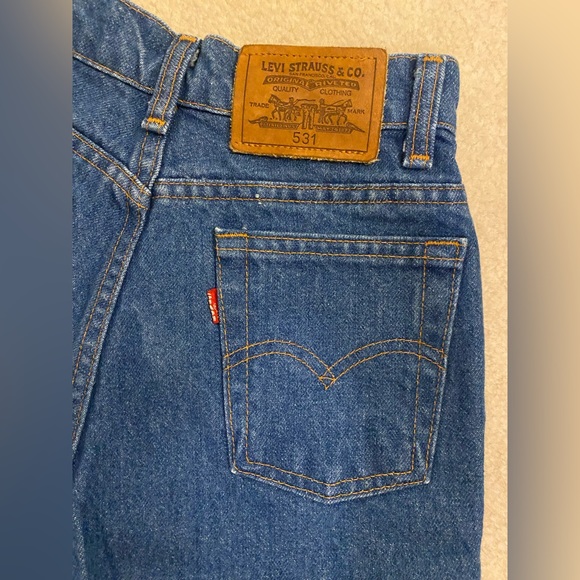 Hand Painted Denim Levi’s - Picture 4 of 8